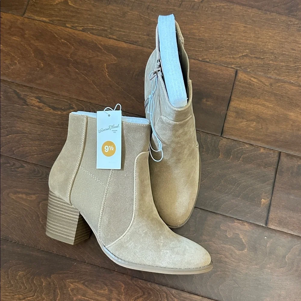 Universal Thread Taupe Ankle Boots size 9 NWT - Picture 2 of 5